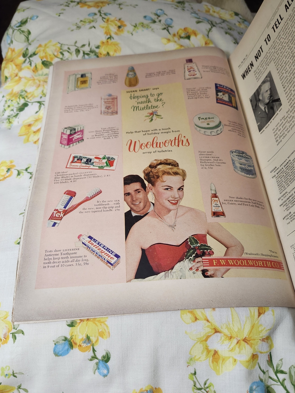 LIFE Magazine November 9, 1953-Jill Corey on the Cover - Picture 2 of 9